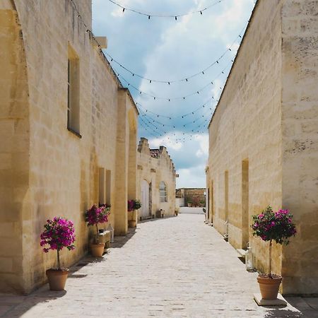 レッチェ Masseria Paralupi Bed & Breakfast エクステリア 写真