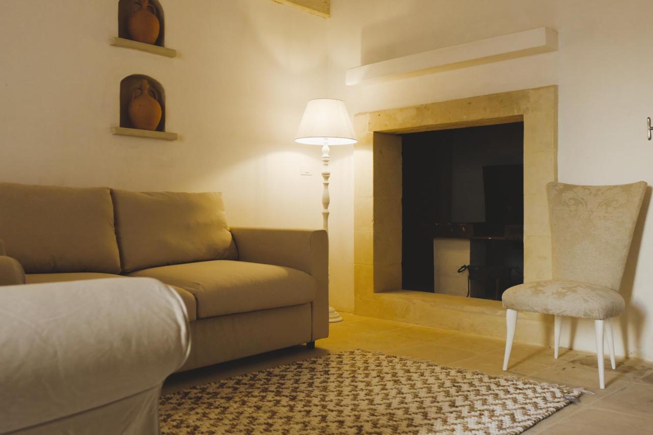 レッチェ Masseria Paralupi Bed & Breakfast エクステリア 写真