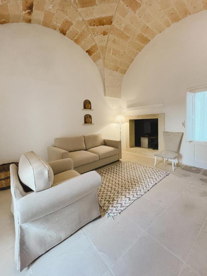 レッチェ Masseria Paralupi Bed & Breakfast エクステリア 写真