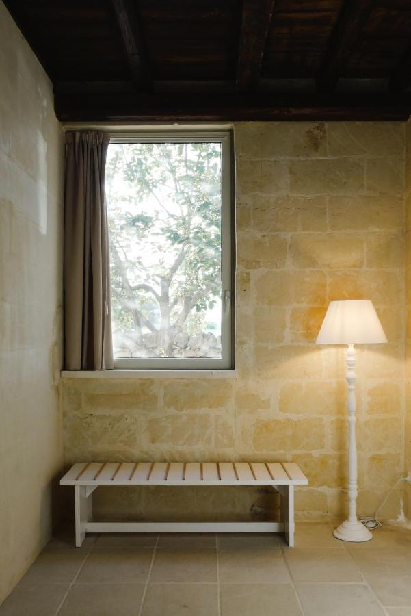 レッチェ Masseria Paralupi Bed & Breakfast エクステリア 写真